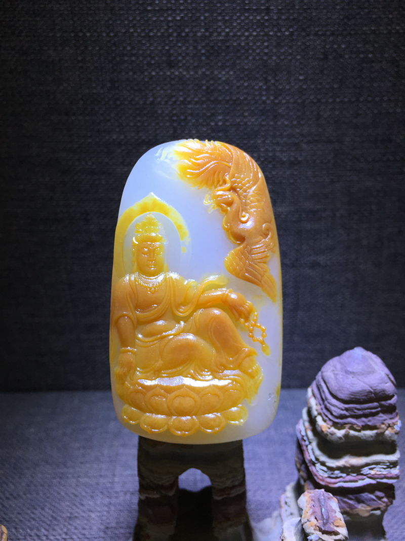 2018年作品《观音》获中国玉石雕刻“陆子冈杯”金奖
